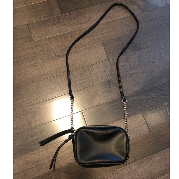 Bags Nwot Black Zipclosure Crossbody Bag Poshmark